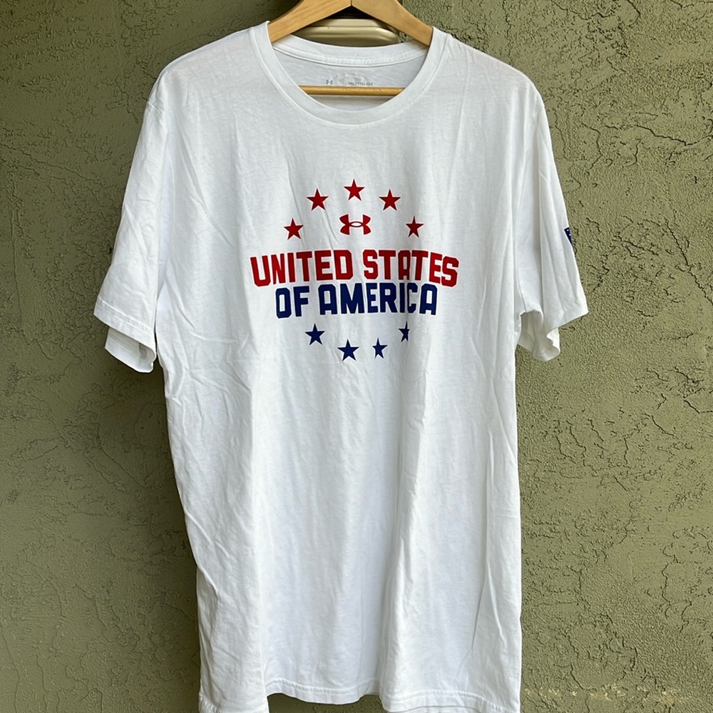 🦋🦋 3/$25 Under Armour t shirt